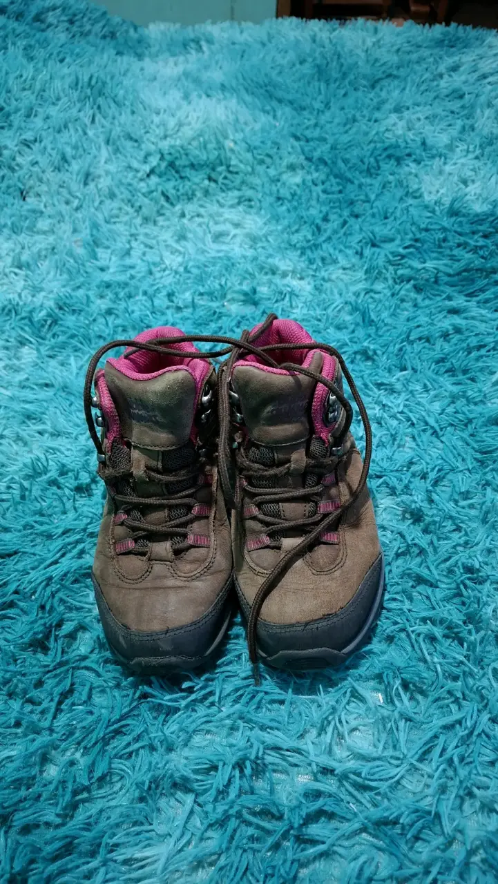 Botas de trekking café y rosadas - 1