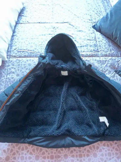 Chaqueta acolchada con capucha niño - miniatura 3
