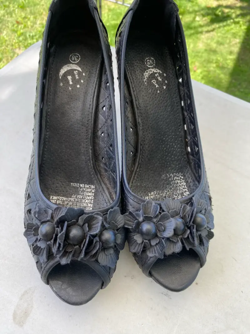 Zapatos calados negros con flor - 2
