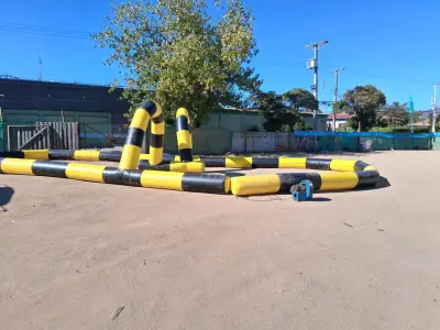 Pista inflable de carreras - miniatura 3