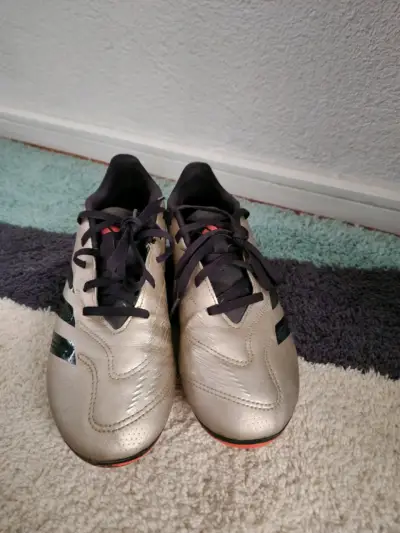 Zapatos fútbol pasto Adidas - miniatura 1