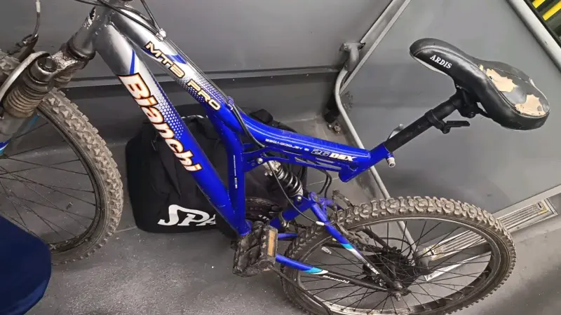 Bicicleta de montaña azul (Bianchi Pro )aro 26 - 3