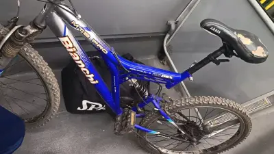 Bicicleta de montaña azul (Bianchi Pro )aro 26 - miniatura 3