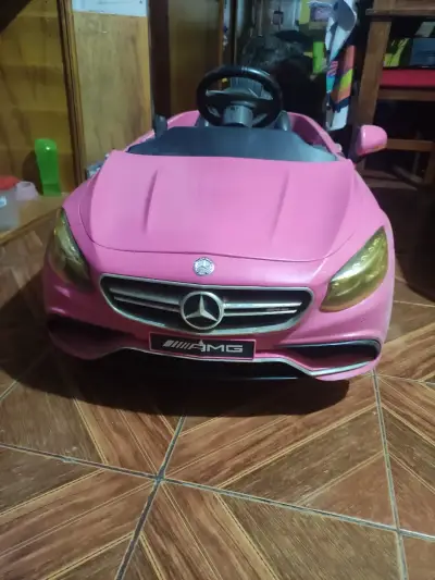 Auto eléctrico infantil rosa - miniatura 1