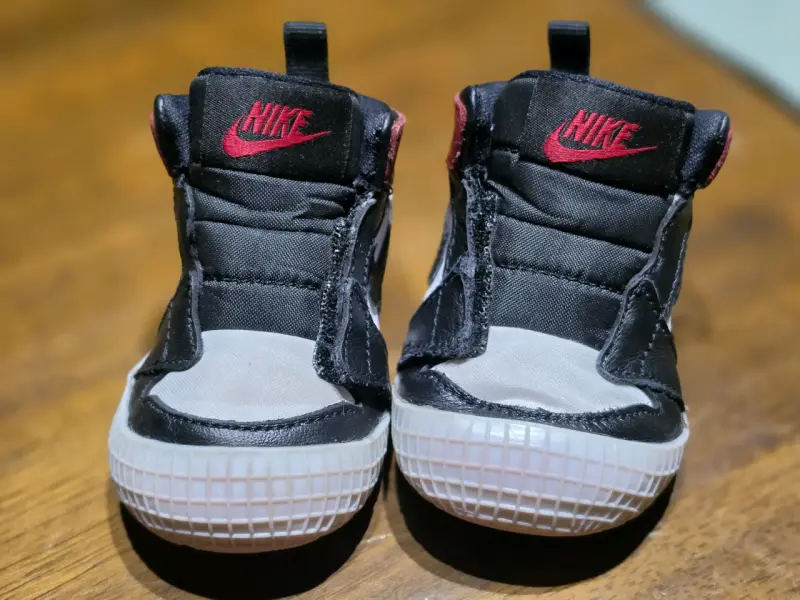 Zapatillas deportivas negras para bebé - 1