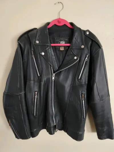 Chaqueta de cuero negra con cierre - miniatura 1