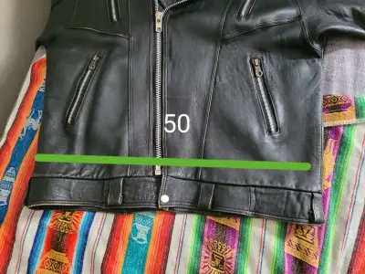 Chaqueta de cuero negra con cierre - miniatura 4