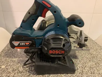 Sierra circular Bosch 18V inalámbrica - miniatura 1