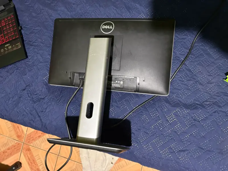 Monitor Dell P2014Ht IPS 20” Ajustable - 3