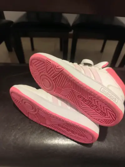 Zapatillas deportivas blancas y rosadas - miniatura 6