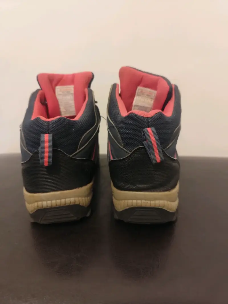 Zapatillas deportivas blancas y rosadas - 5