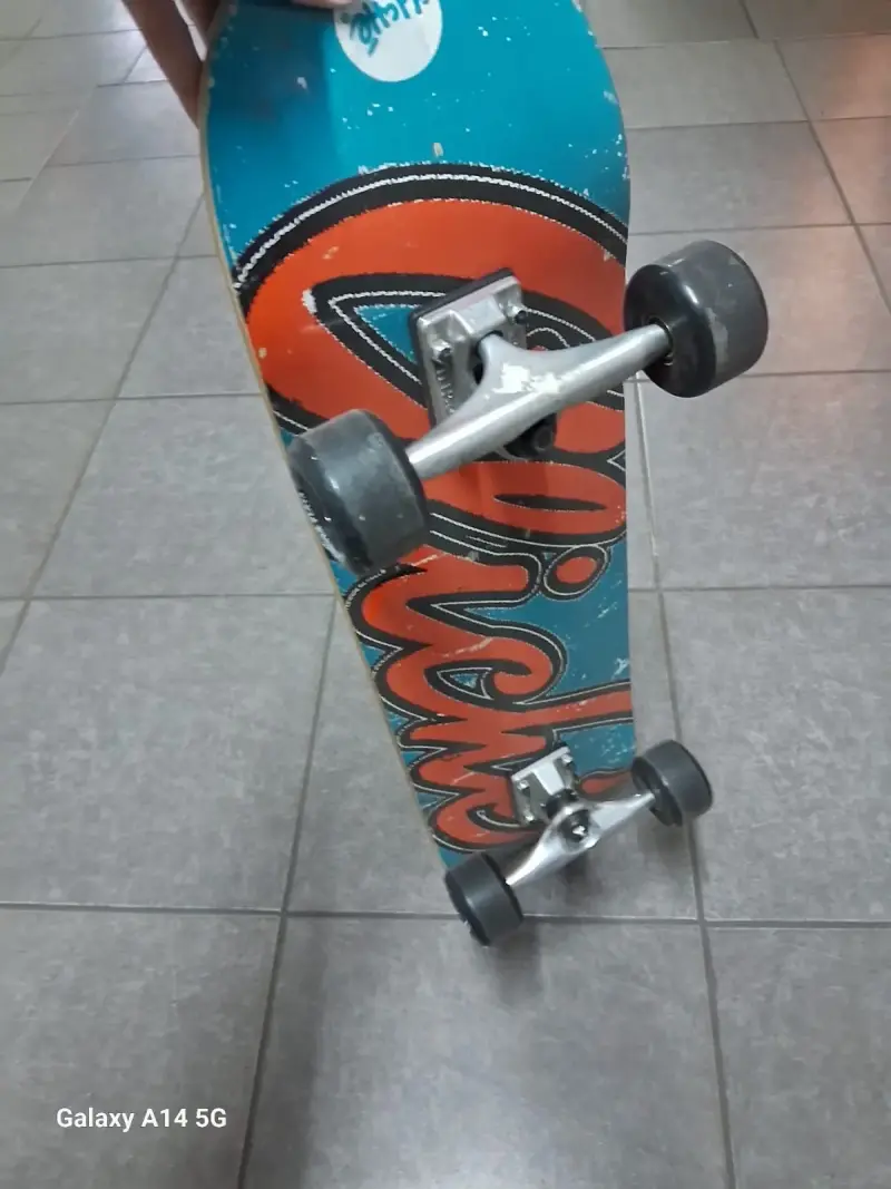 Tabla de skate colorida - 1