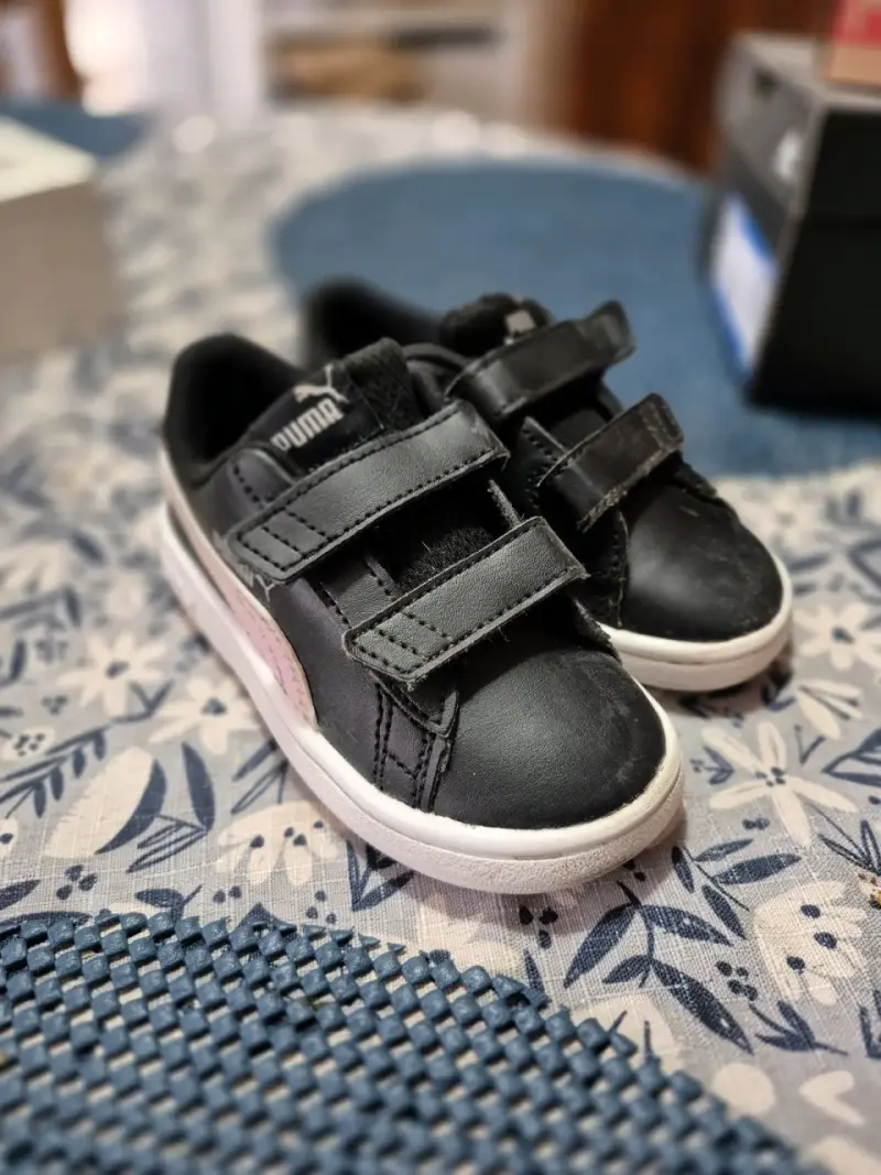 Zapatillas negras para niños - 2