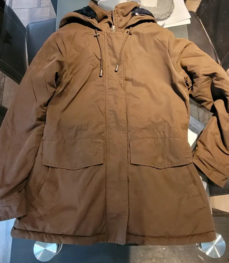 Chaqueta verde con capucha - 1