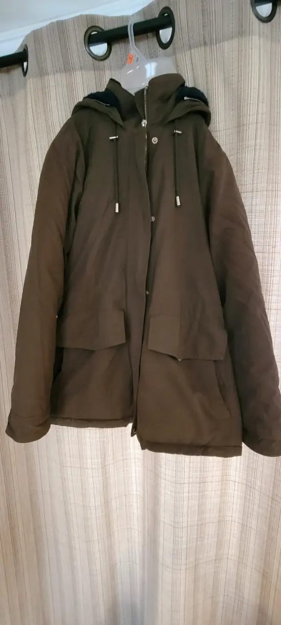 Chaqueta verde con capucha - 2