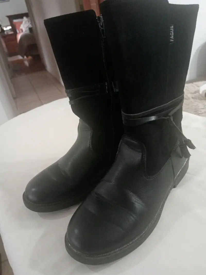 Botas negras de cuero Fagus - 1