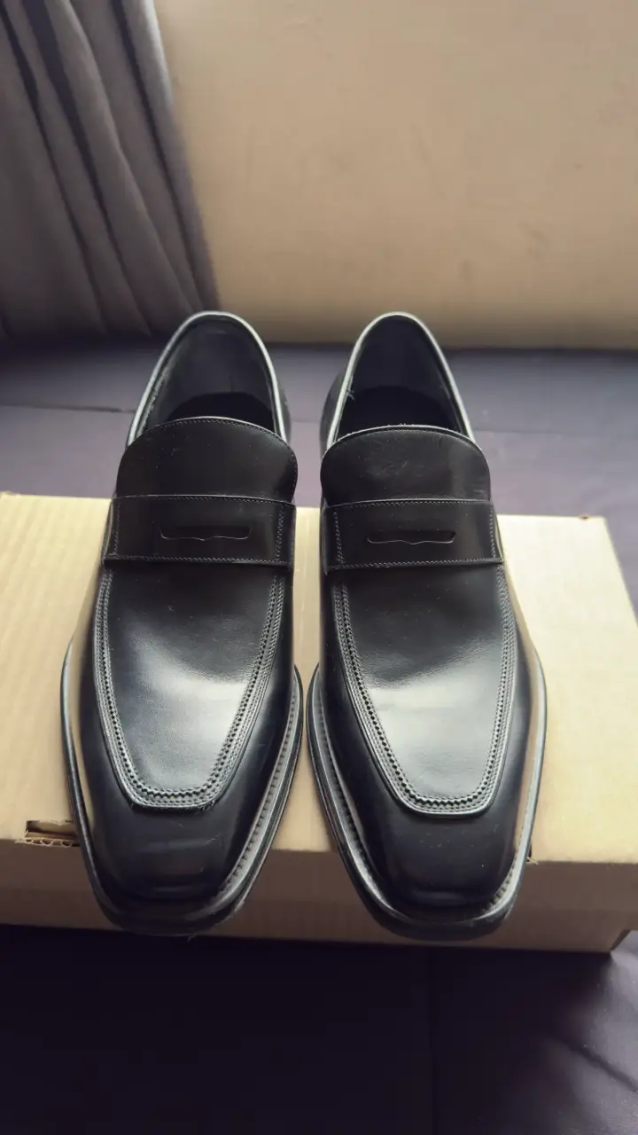 Zapatos f negros de cuero salvatore ferragamo - 1