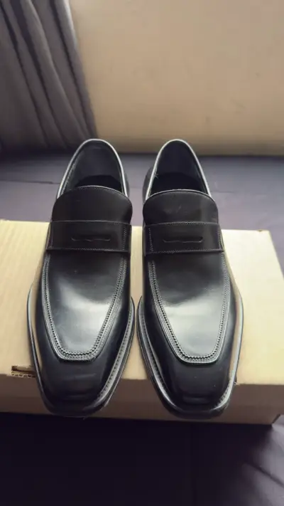 Zapatos f negros de cuero salvatore ferragamo - miniatura 1