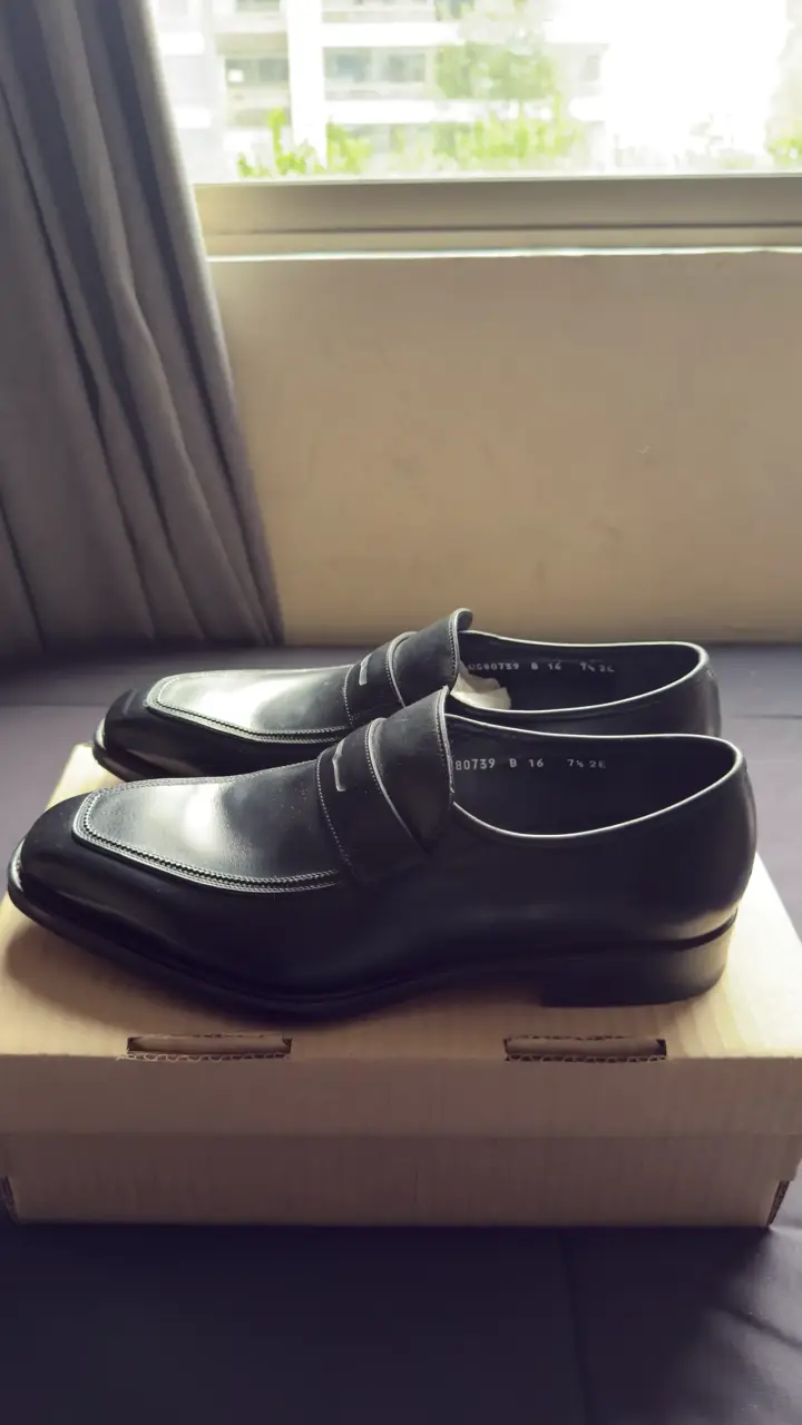 Zapatos f negros de cuero salvatore ferragamo - 2
