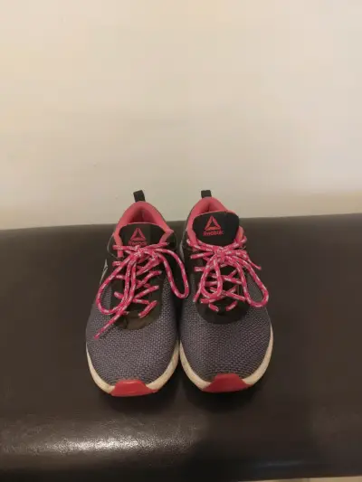 Zapatillas deportivas Reebok gris y rosa - miniatura 2
