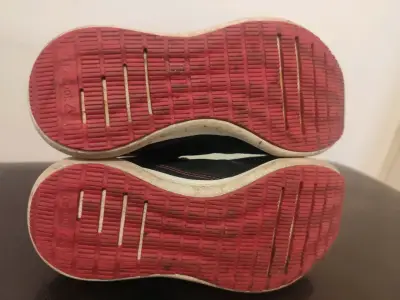 Zapatillas deportivas Reebok gris y rosa - miniatura 6