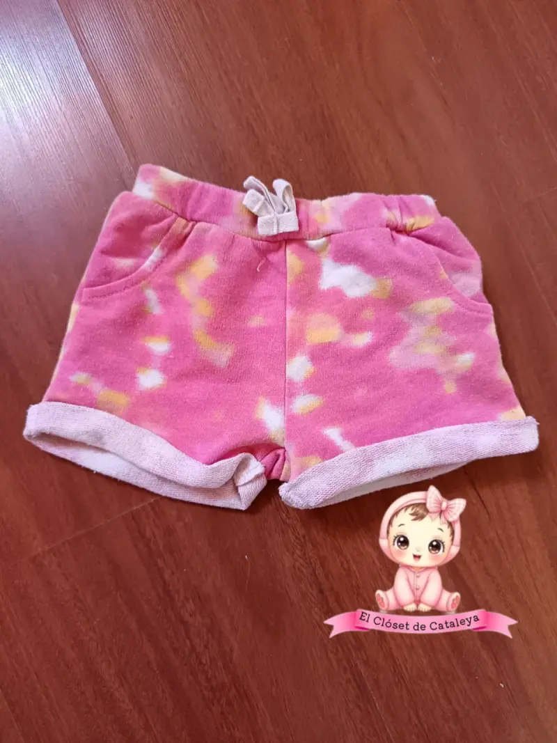 Shorts rosados de bebé