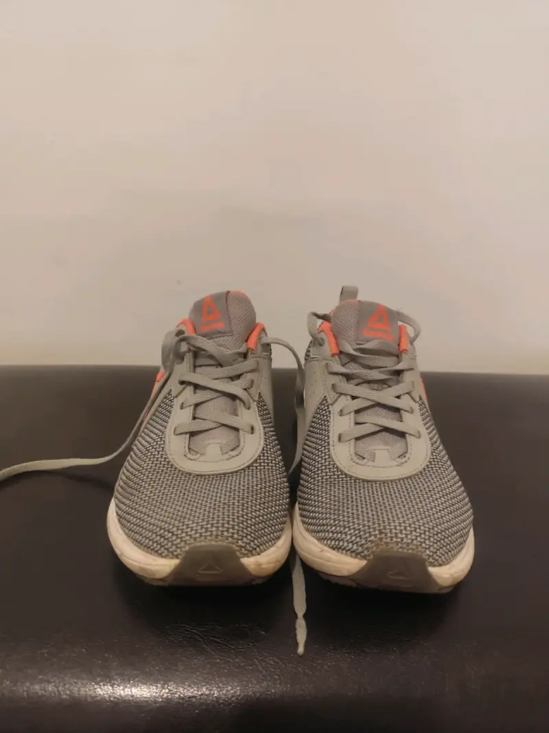 Zapatillas deportivas grises - 1