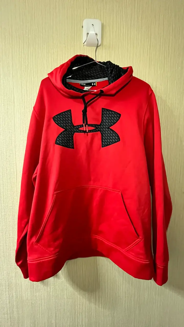 Polerón rojo Under Armour - 1