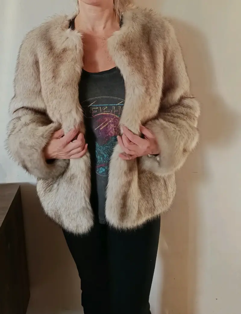 Abrigo de piel sintética beige - 1
