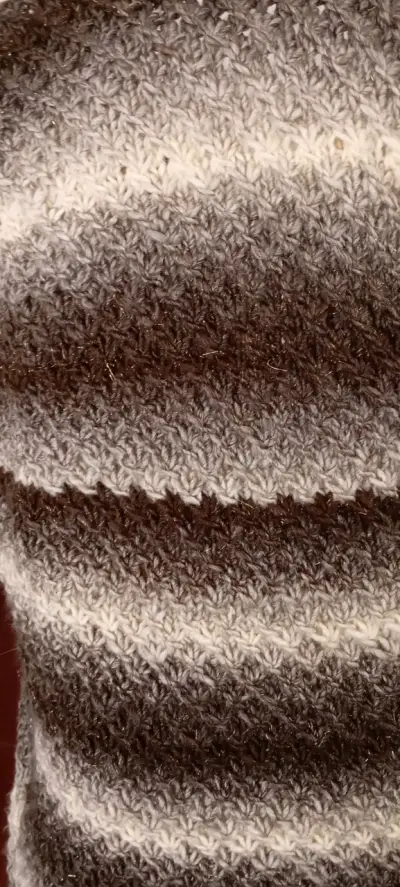 Cardigan sin mangas tejido a mano - miniatura 2