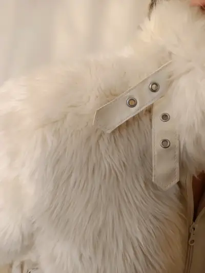 Chaqueta peluda blanca - miniatura 4