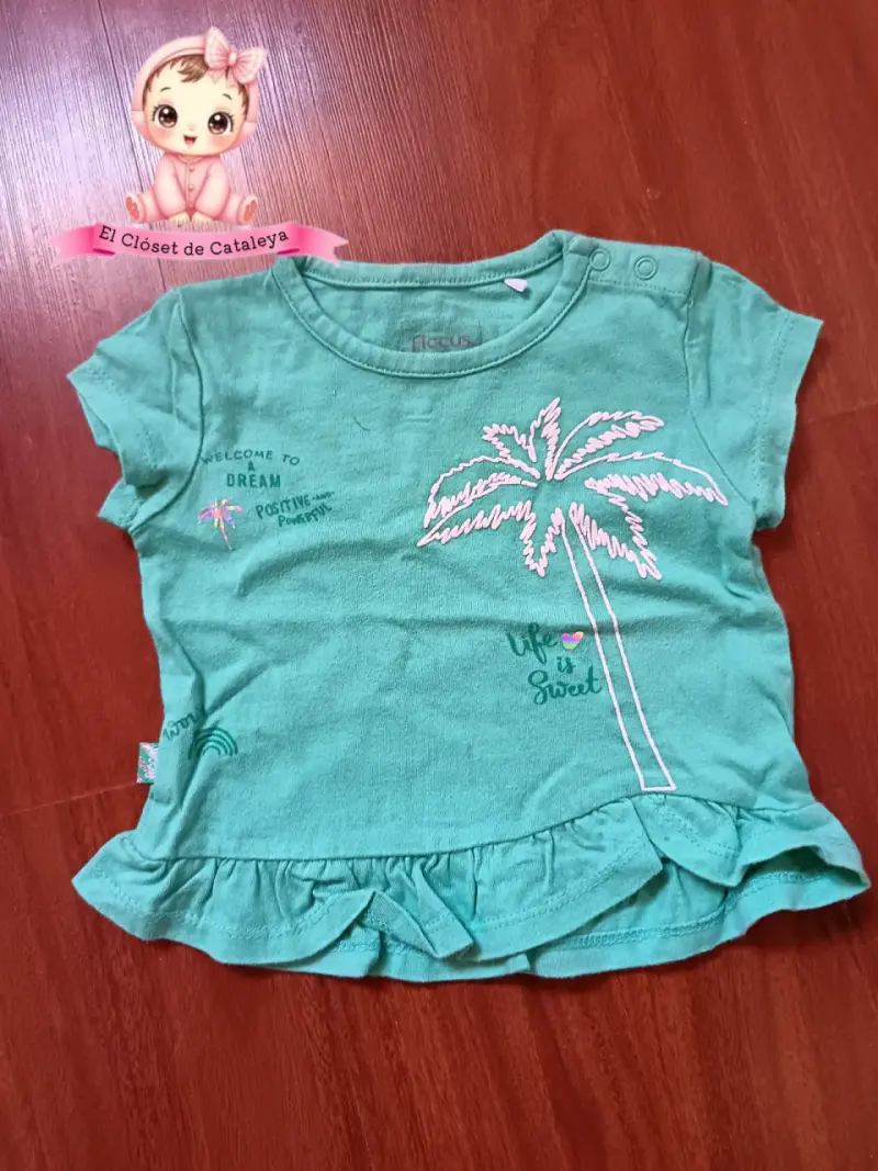 Polera verde niña con estampado
