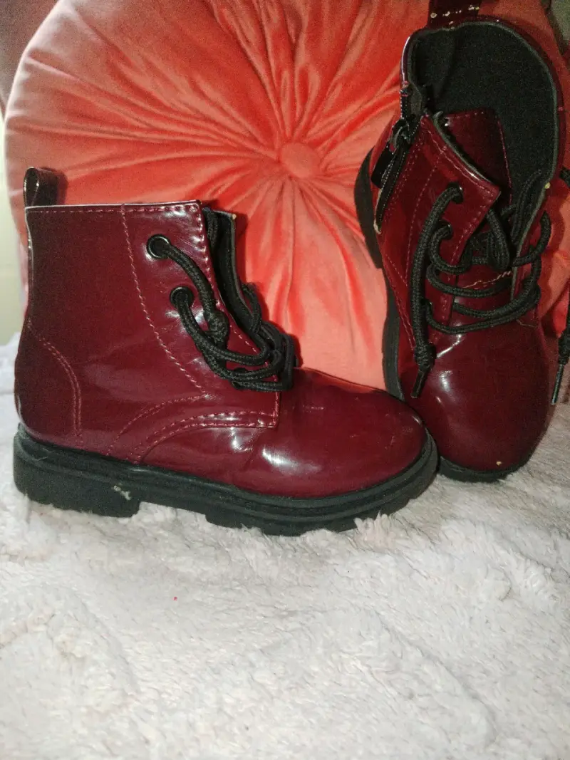 Botas de cuero burdeo marca vinnys - 1