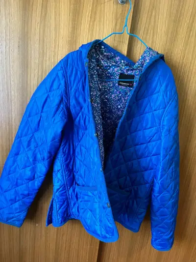 Chaqueta azul acolchada para mujer - miniatura 4