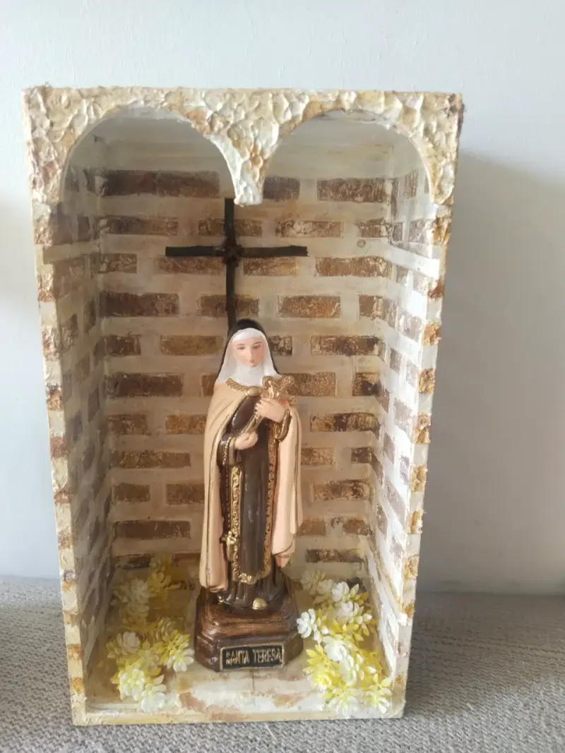 Figura religiosa en caja de madera - 3