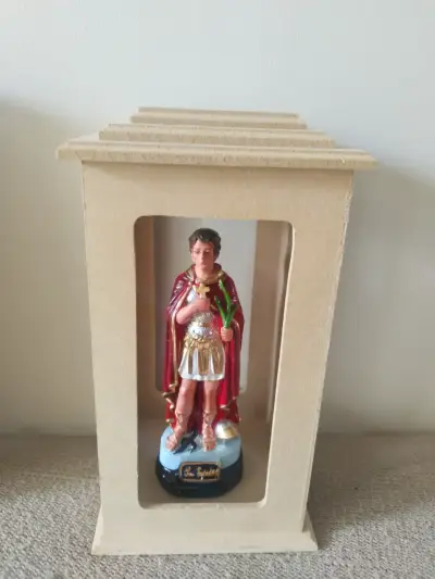 Figura religiosa en caja de madera - miniatura 4