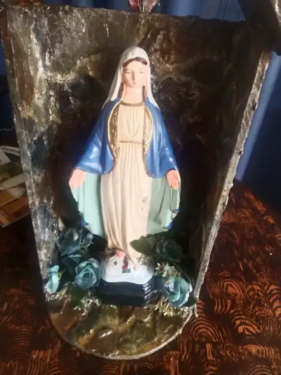Figura religiosa en caja de madera - miniatura 5