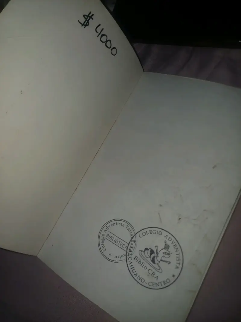 Libro El País de las Ausencias - 2
