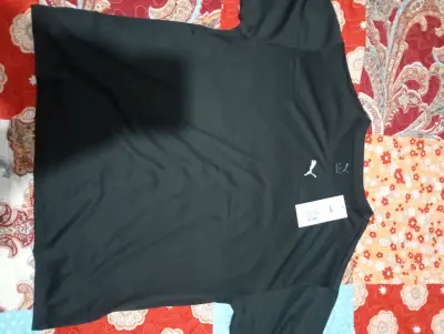 Polera negra deportiva nueva - miniatura 1
