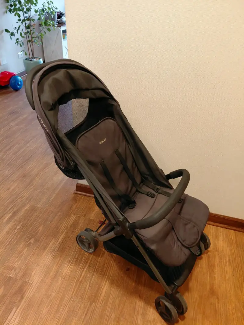 Coche para bebé Cosco gris