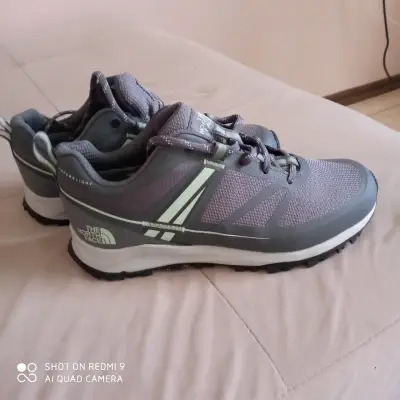 Zapatillas The North Face grises - miniatura 1