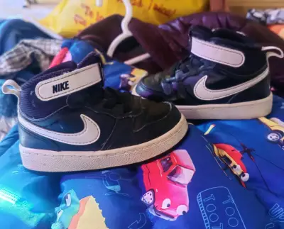 Zapatillas infantiles Nike negras - miniatura 2