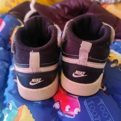 Zapatillas infantiles Nike negras - miniatura 3