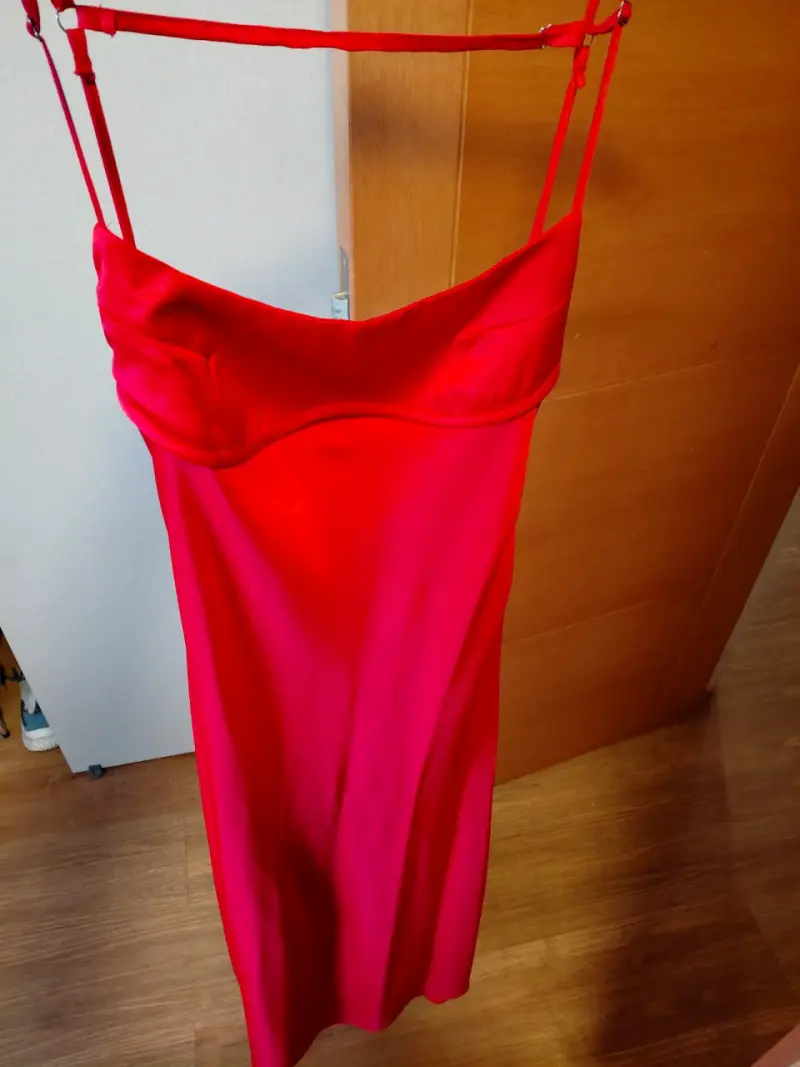 Vestido rojo de tirantes - 2