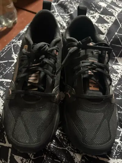 Zapatillas puma negras - miniatura 1