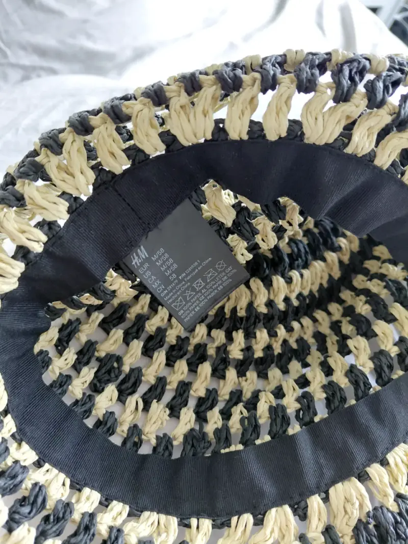 Sombrero tejido beige y negro - 2