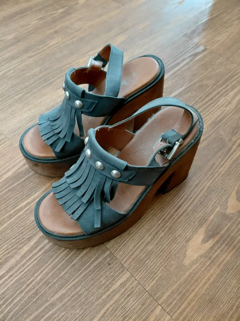 Sandalias de plataforma con flecos - 1