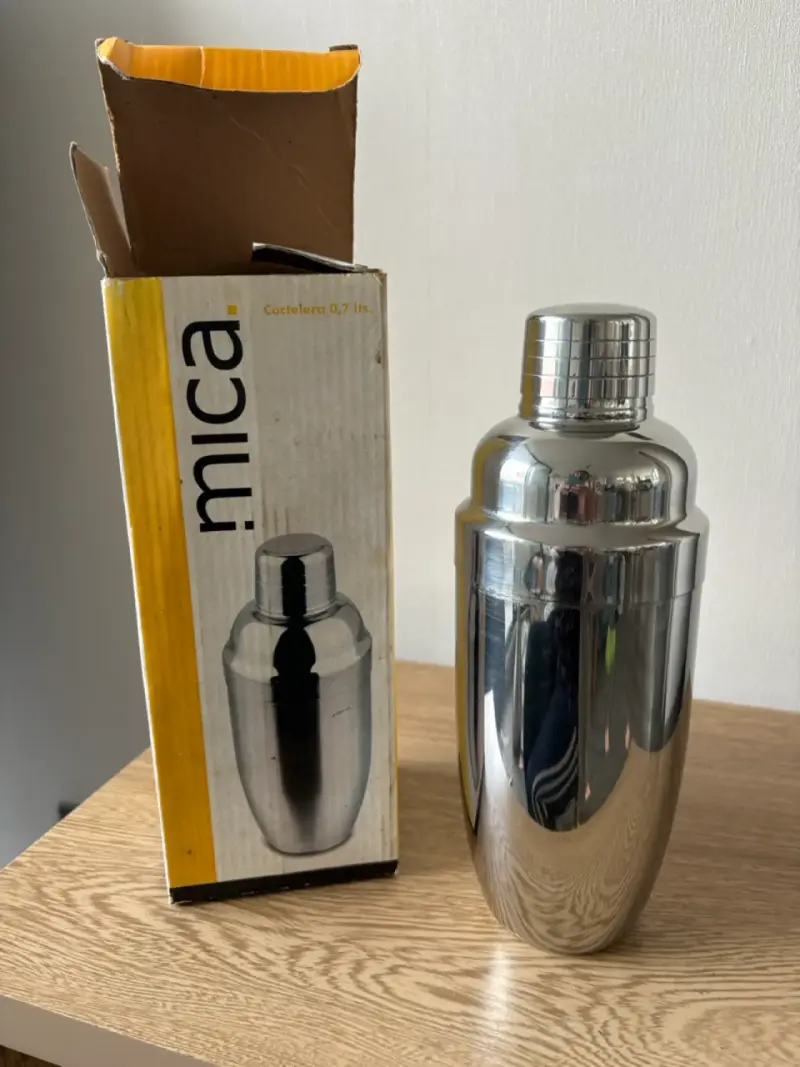 Coctelera de acero inoxidable 0.7L - 1