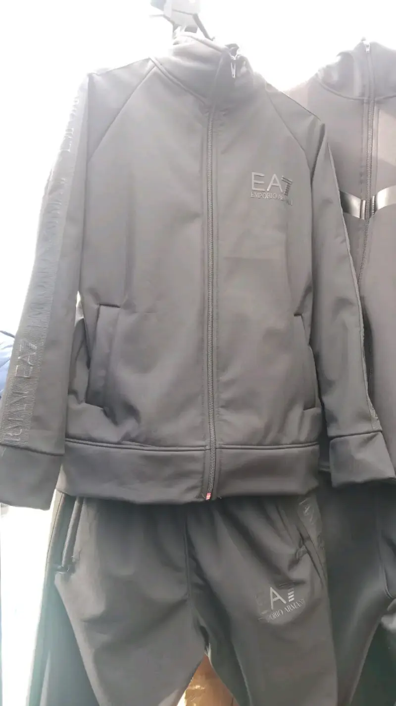 Conjunto deportivo negro Armani