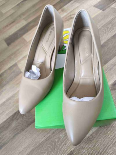 Zapatos de taco beige Platanitos - miniatura 1